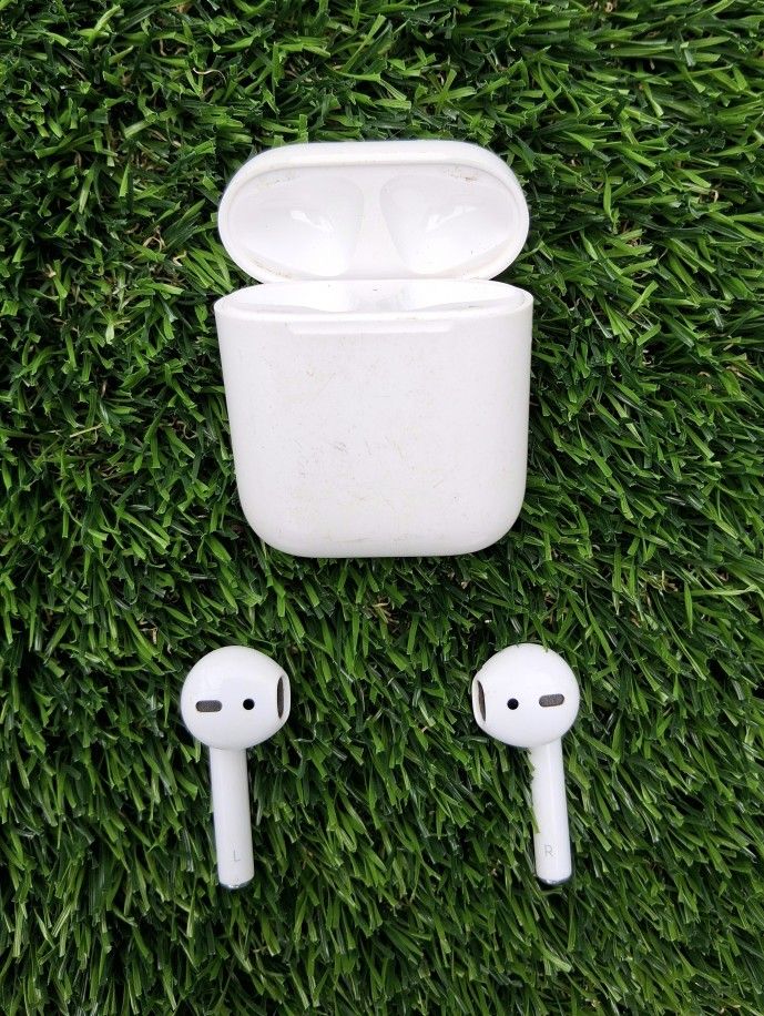 Apple Airpods 2nd Generation Model Numbers A2031 And A 2032 With 1st Gen Lightning Charging Case Model Number A1602