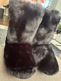 Lauren Conrad Women’s Fur boots