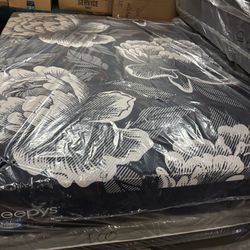 New Queen Sleepys Sealy HYBRID Luxury Mattress