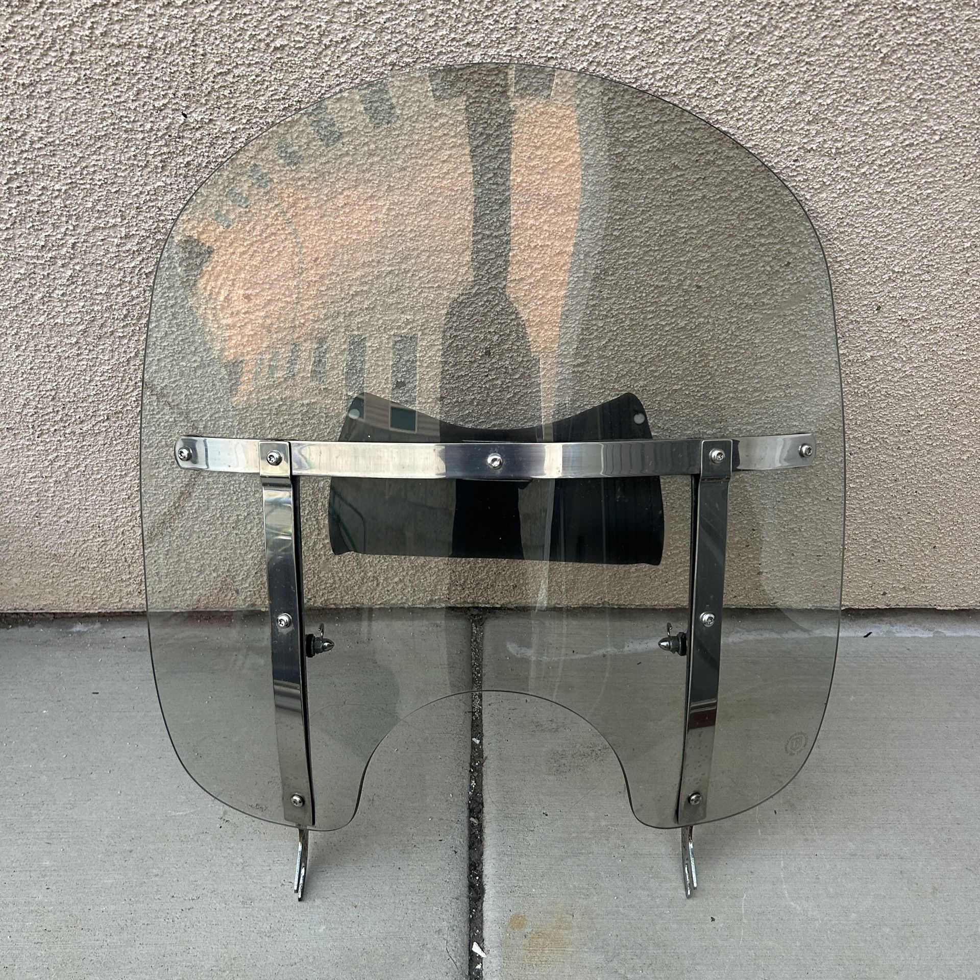 Cruiser Windshield w/ Genuine Harley Davidson Leather Pouch