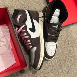 Travis Scott Jordan 1