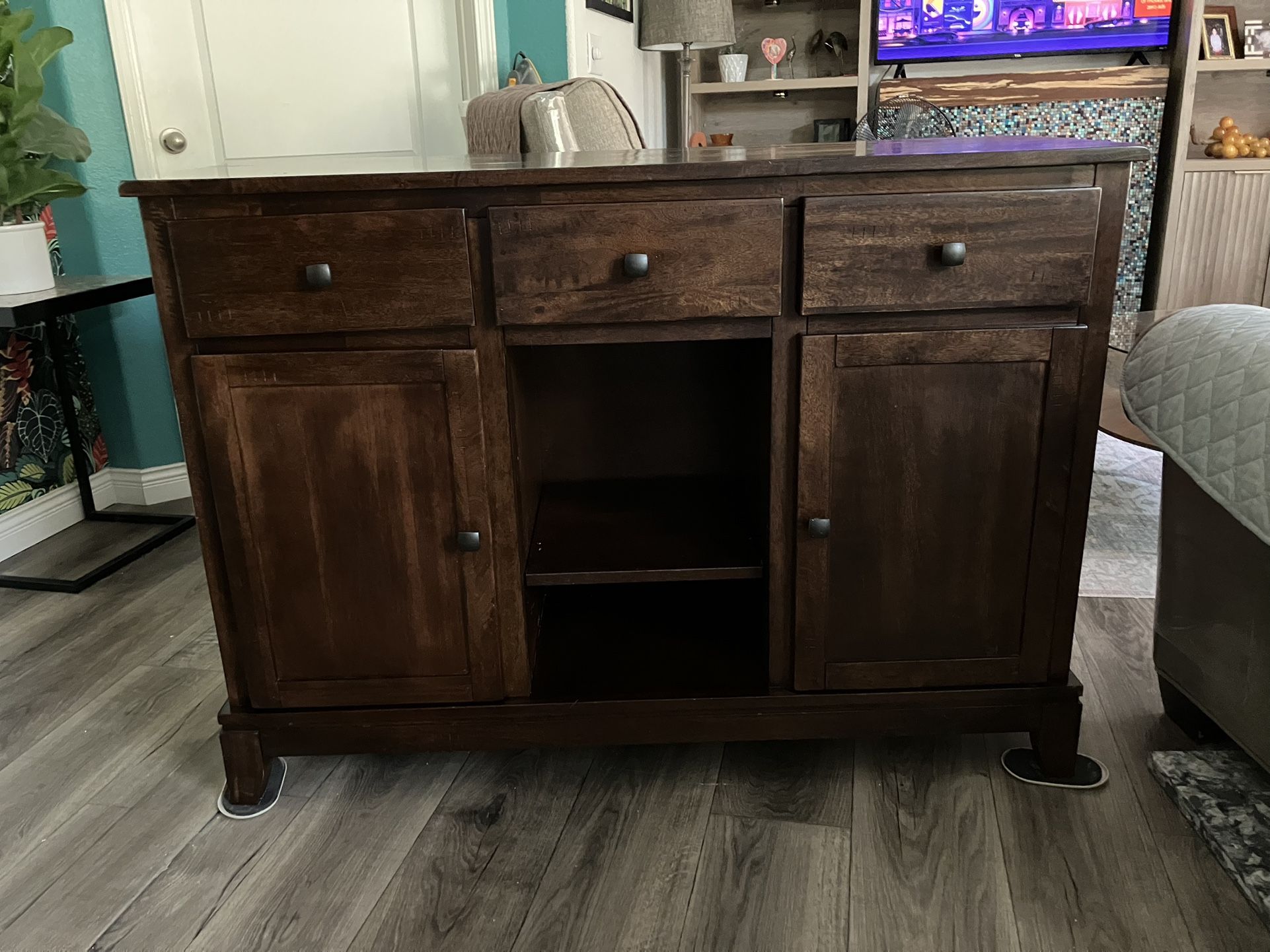 Buffet/ Sideboard or Media Cabinet 