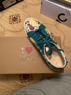 W I Heart UGG shoes Limited Edition
