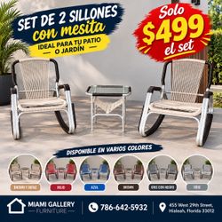 Pareja de sillones con mesita