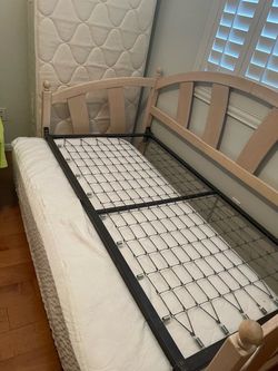 Like new day bed