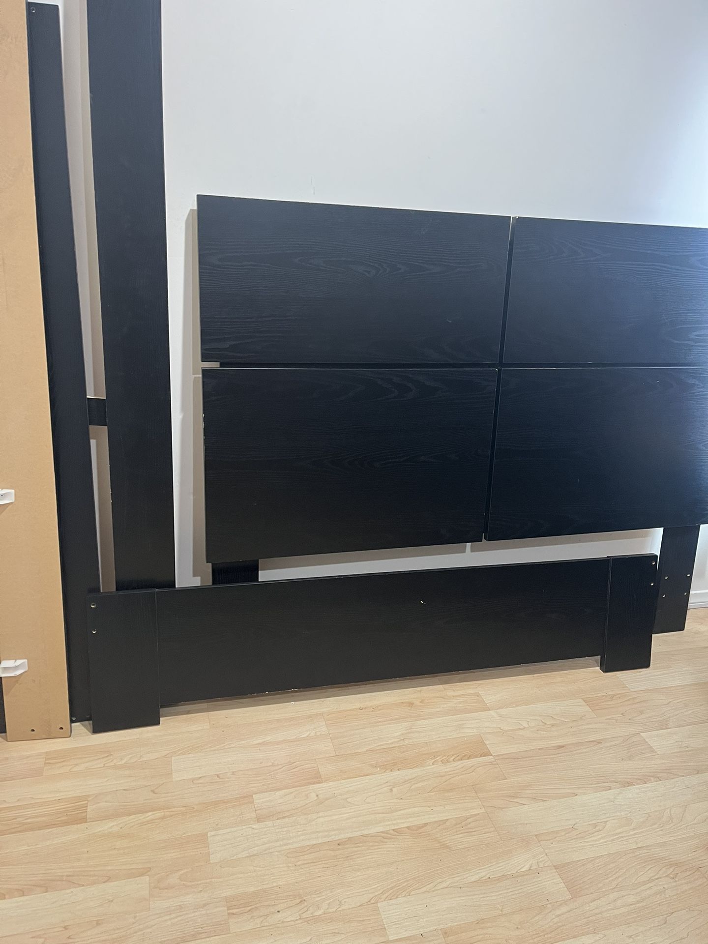 Queen Size Platform Bed Frame With Memory Foam Mattress