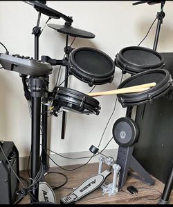 Alesis Turbo Mesh 7-Piece Electronic Drum Kit Premium Quiet Mesh Heads Only 2 Months Use