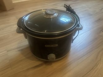 slow cooker / crock pot (Proctor Silex Brand) 