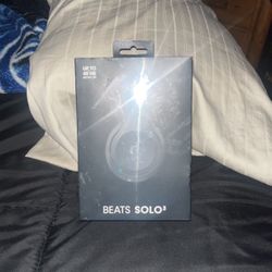 Beats Solo Bluetooth Wireless Headphon  Never Used No Low ballers Only Taking 200