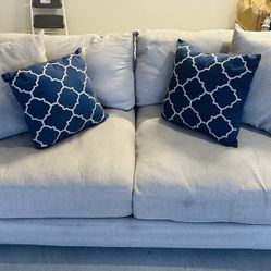 Gray Deep Seated Loveseat With Accent Pillows