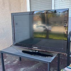 32 Inch Tv Samsung Works great! 
