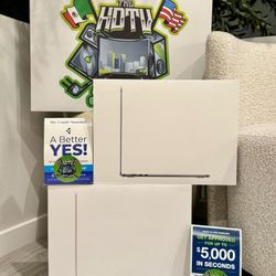 15” Apple MacBook Air laptop M2 chip 16gb 1Tb floor model display 