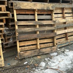 Wood Pallet We Have More Than 300 