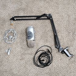 Blue Yeti (Silver) Desktop Mic With Accessories
