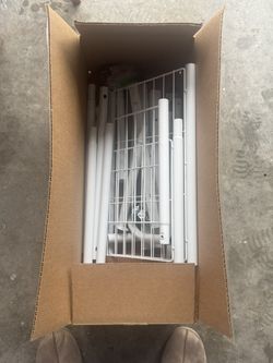 Clothing Rack (Missing Two Screws)