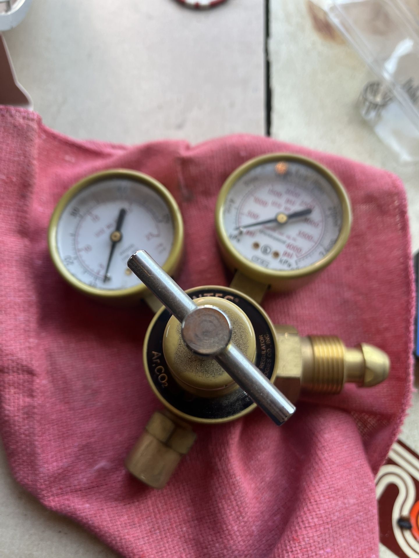 Regulator gauges