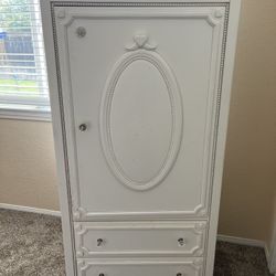 Amore Dresser / Closet 