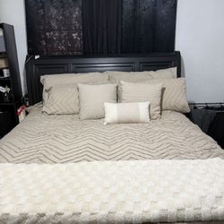 Cal King Bed In Great Conditions Sturdy Wood