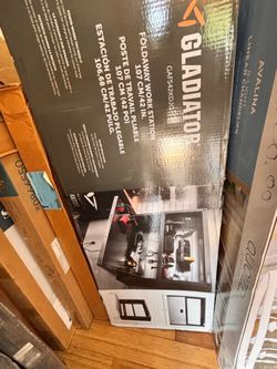 Foldaway workstation