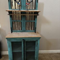 Blue/green Shelf With Working Bar Tap 