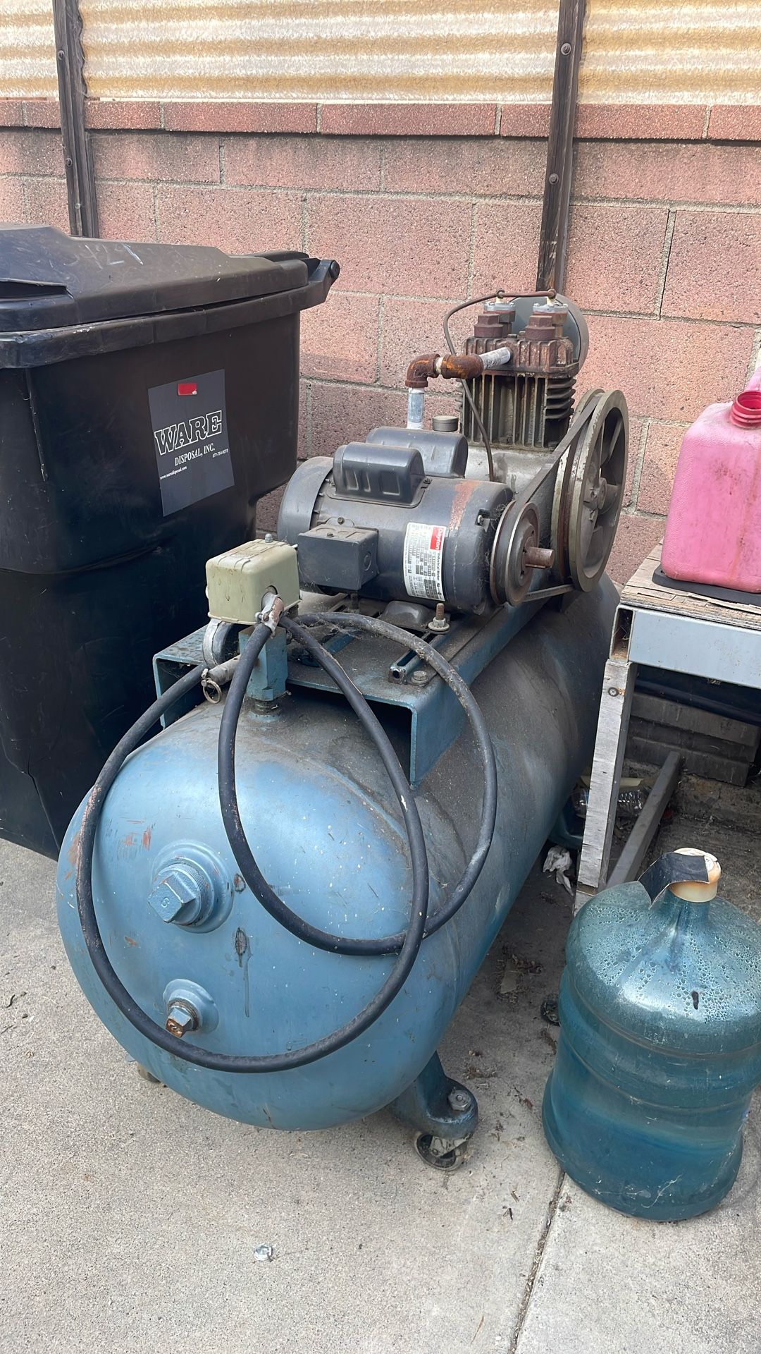 Vintage Quincey 210 Compressor 60 Gallon Tank