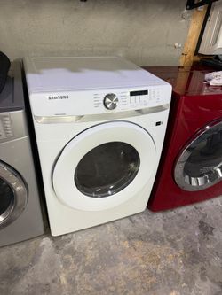 Samsung Electric Dryer, drying machine,  Clean, tested and ready to go. You may test at my location.
60 day warranty on all appliances. (If it stops w