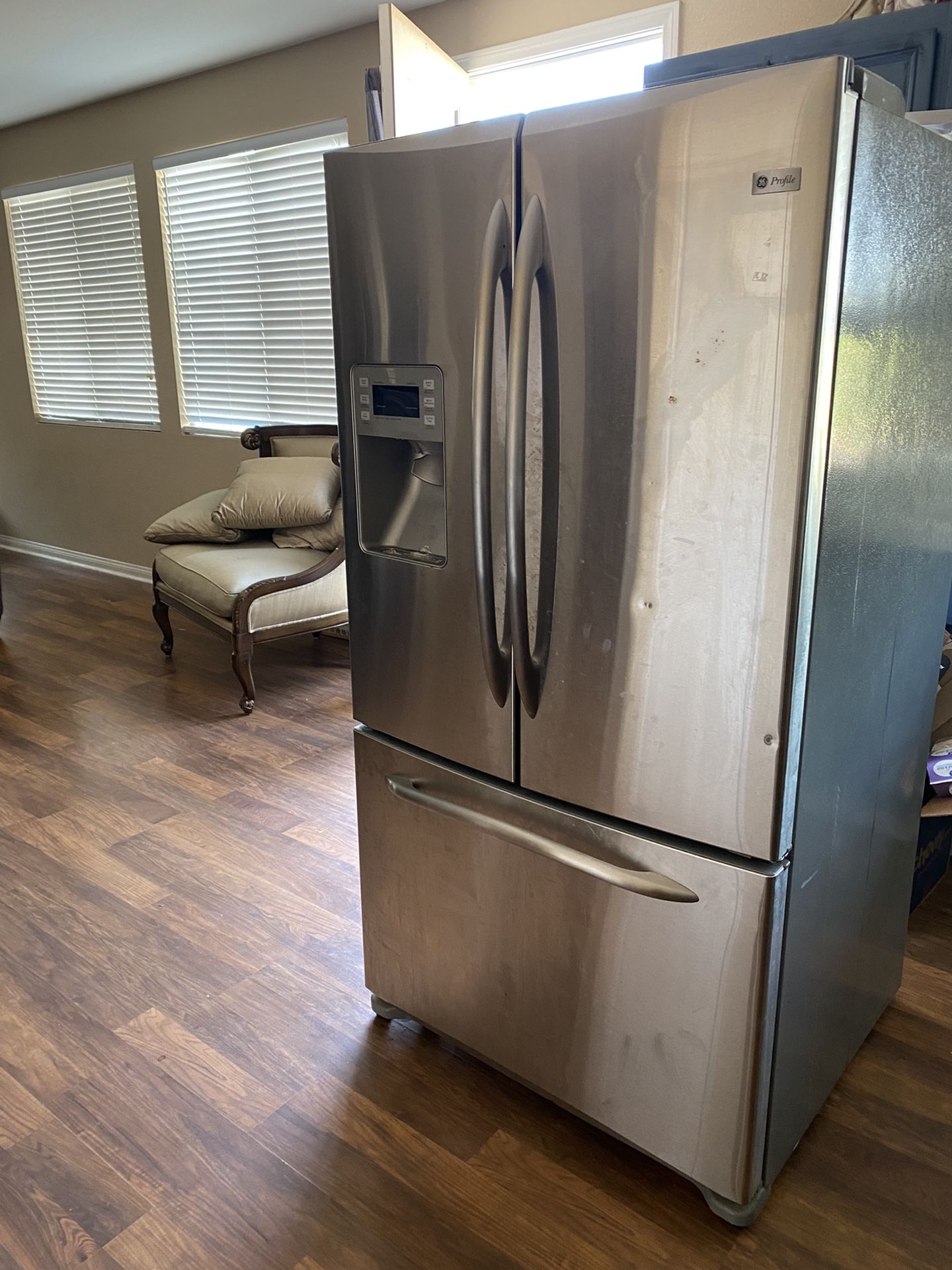 GE Energy Star 25.8 Cu. Ft. French-door Refrigerator