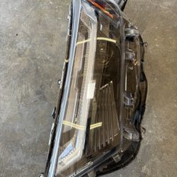 Toyota Rav4 Left Headlight Oem