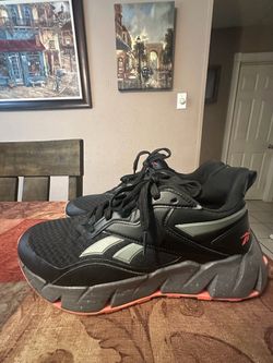 REEBOK VIZOME MANS TENNIS SHOES SIZE 10.5 IN GREAT CONDITION