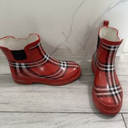 Norty Rain Boots. In Red And Women’s Size 6 