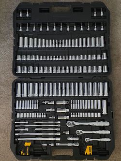 DEWALT Mechanics Tool Set with Case