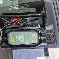 4 AMP AUTO BATTERY CHARGER
