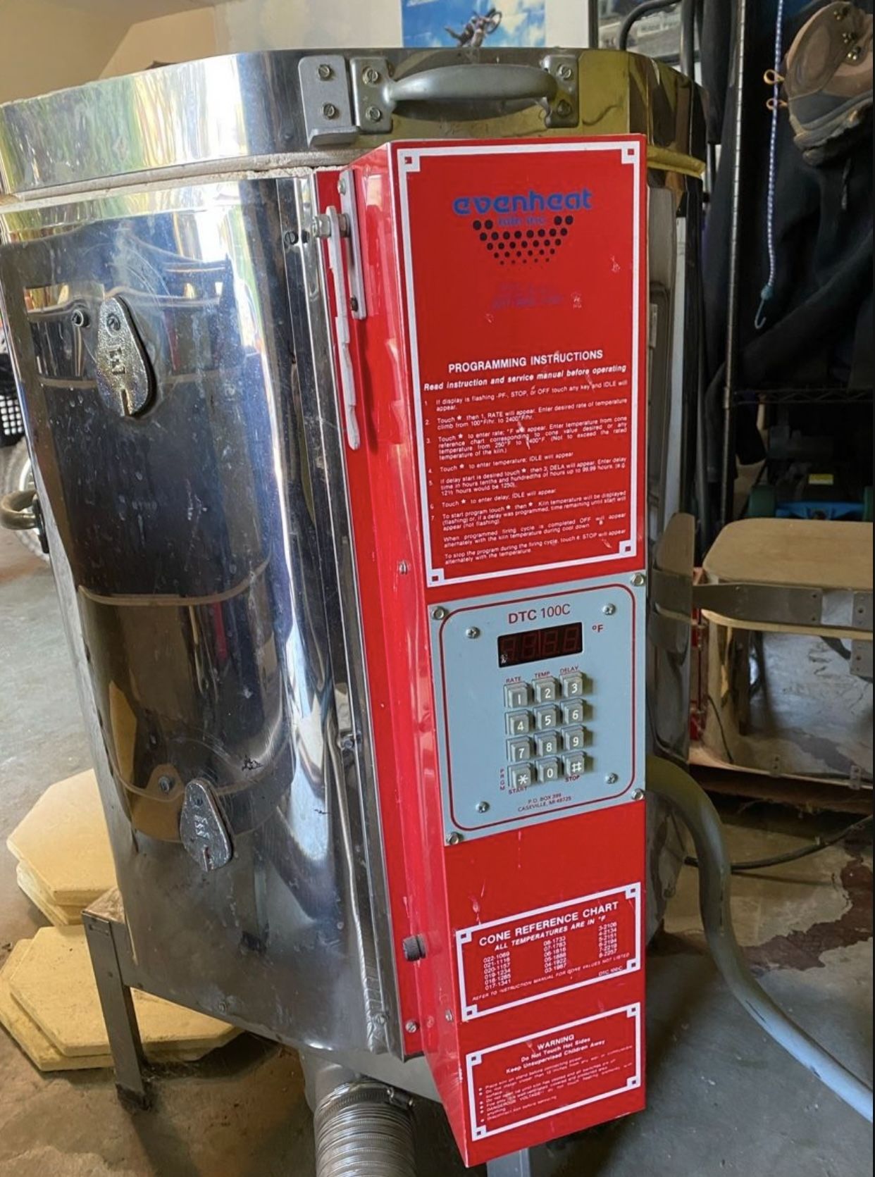 Gare / Evenheat Electric Kiln TM1822 w/ Stand And Vent Fan - Works Great!