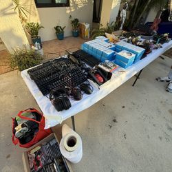 BIG GARAGE SALE (GAMES, MANGA, LAPTOP, IPAD, TOOLS) ONLY TODAY!!!!