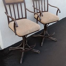Bancos, Sillas. bar stools, chairs