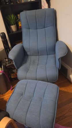 Chair w/footstool