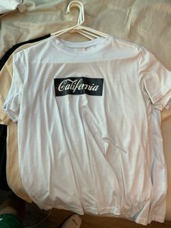 Men’s graphic tee size small