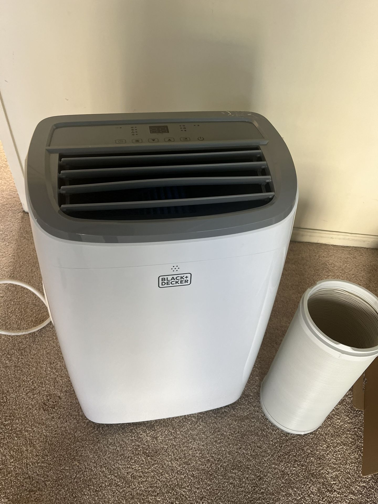 BLACK+DECKER Portable AC never used