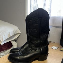 Black Wrist Boots size 9