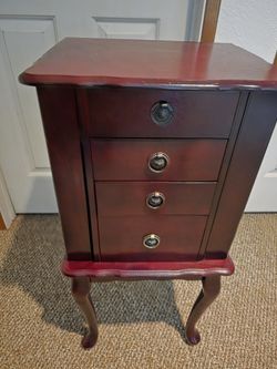 Jewelry Box Attached Stand