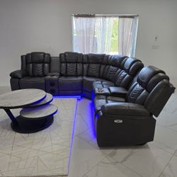 BRAND NEW POWER RECLINING SOFA WITH SPEAKERS, LED LIGHTS, USB, BLUETOOTH, CUP HOLDERS AND ARM STORAGE 🚚 