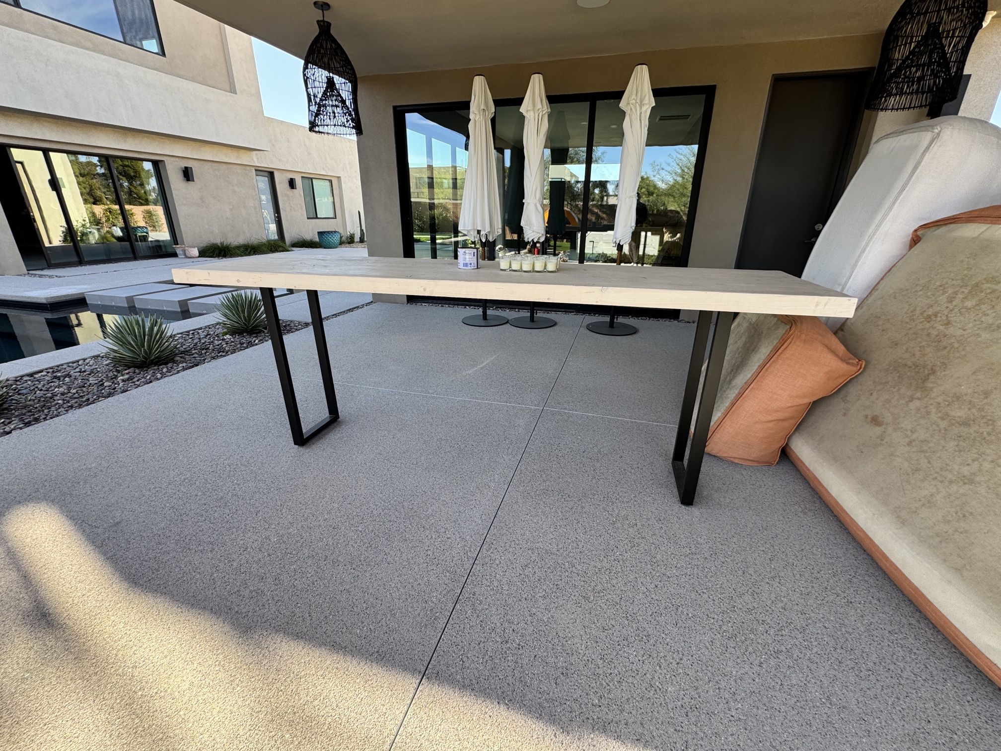 OUTDOOR TABLE WOOD TOP/METAL LEGS/ With 4 BAR height Chairs See Pics TODAY ONLY SAT 12/13 $100