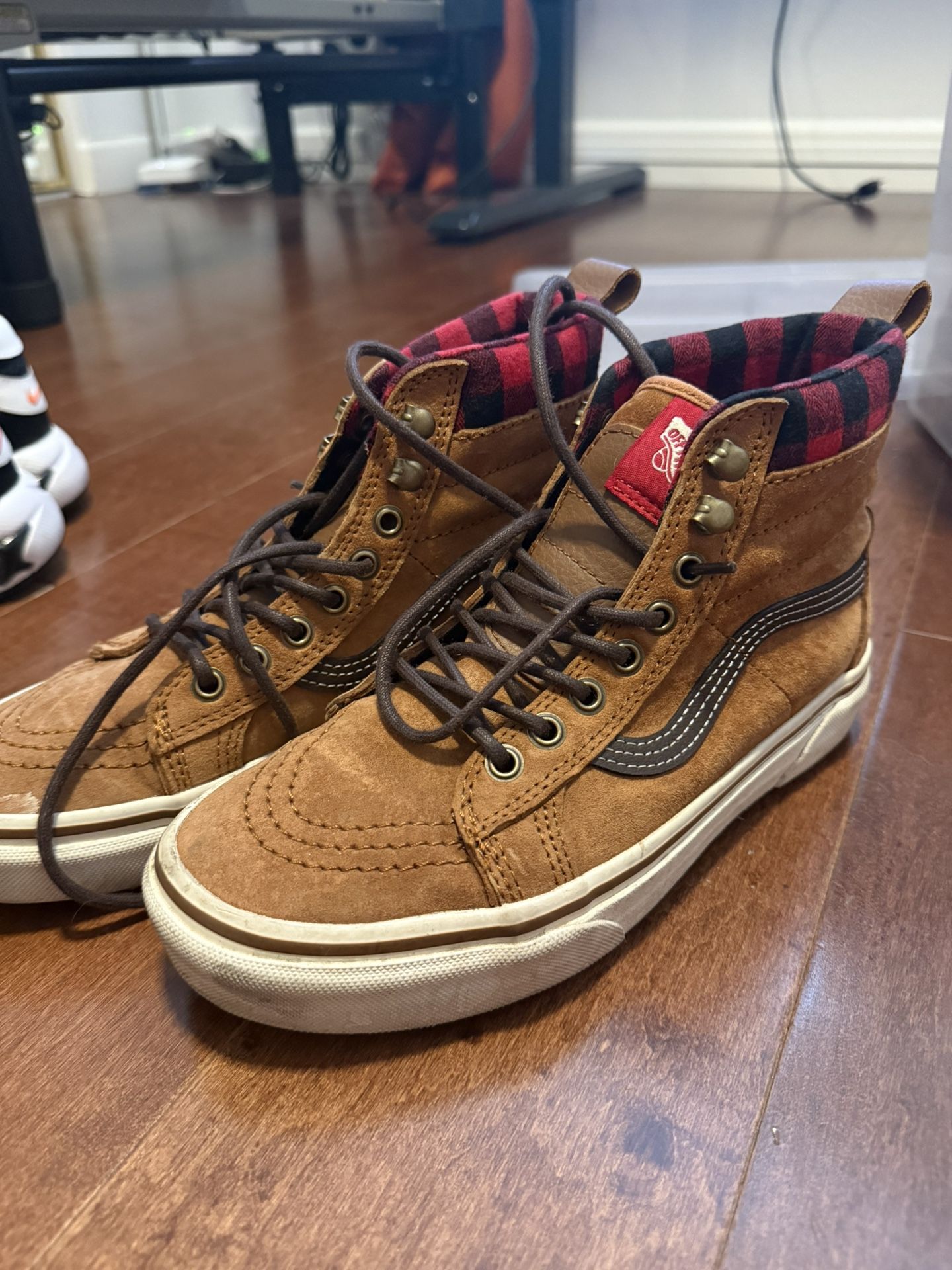 Vans High top Shoe