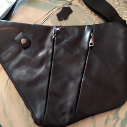 New Leather Crossbody Bag Has 2 Zippers And A Pocket Snap Mpu Serious Buyer Please Dont Deliver Firm Price