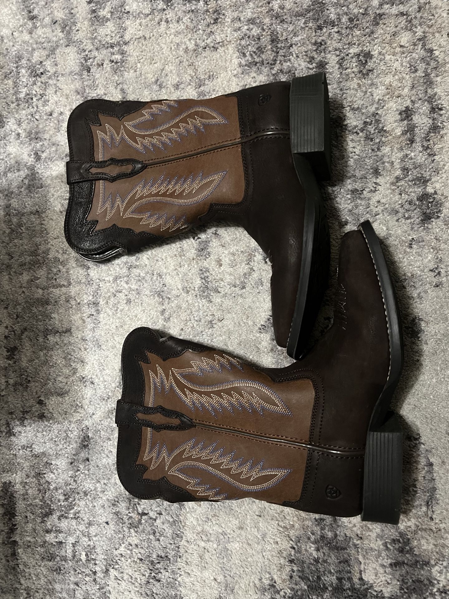 Ariat Cowboy Boots Size 4 