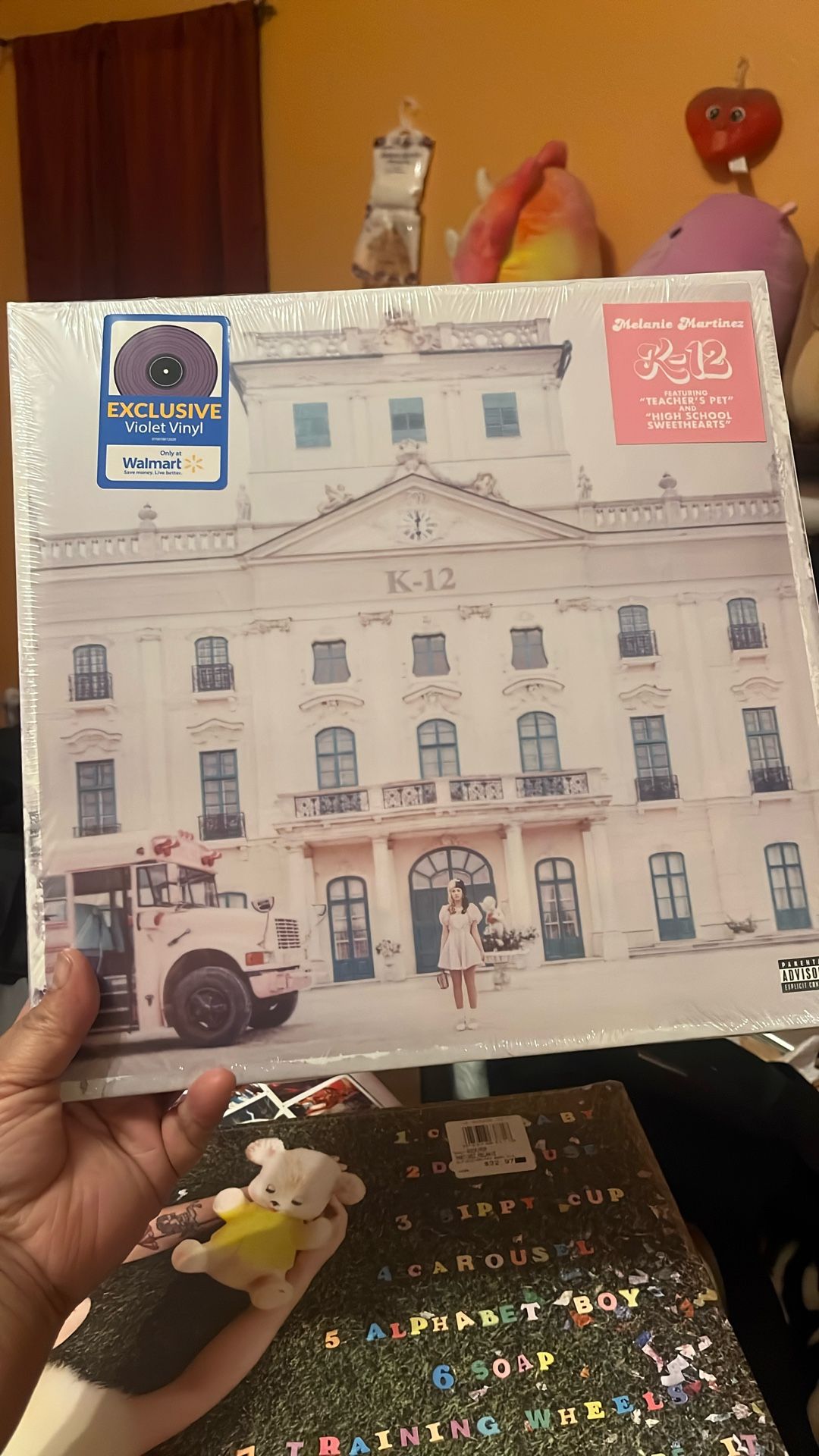 Melanie Martínez Récord