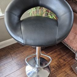 Adjustable Height Bar Stools 