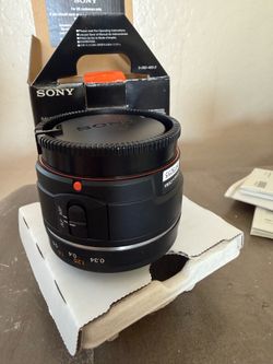 Sony 50mm f/1.8 SAM DT Lens for Sony Alpha Digital SLR Cameras - Fixed