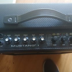 Fender 70 WATT COMBO AMP W EFFECTS