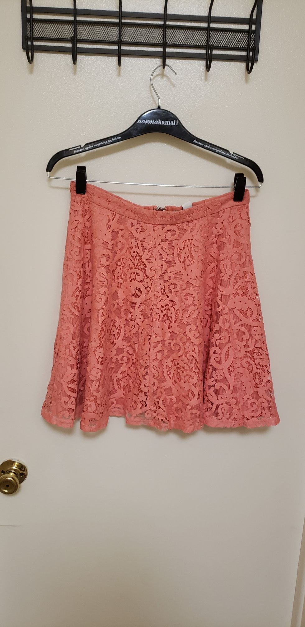 Size Medium-Coral Mini